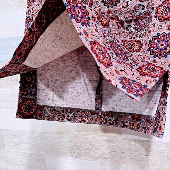 LOFT Double Slit Tapestry Skirt Gray Red Knee Length Career Womens 4P 4 Petite - Picture 2 of 5